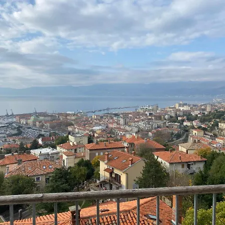 Linden Trsat With Balcony Apartman